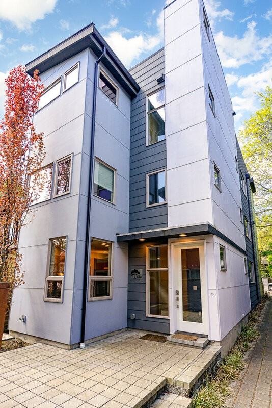 426 26th Ave S #A - Photo 2 of 18