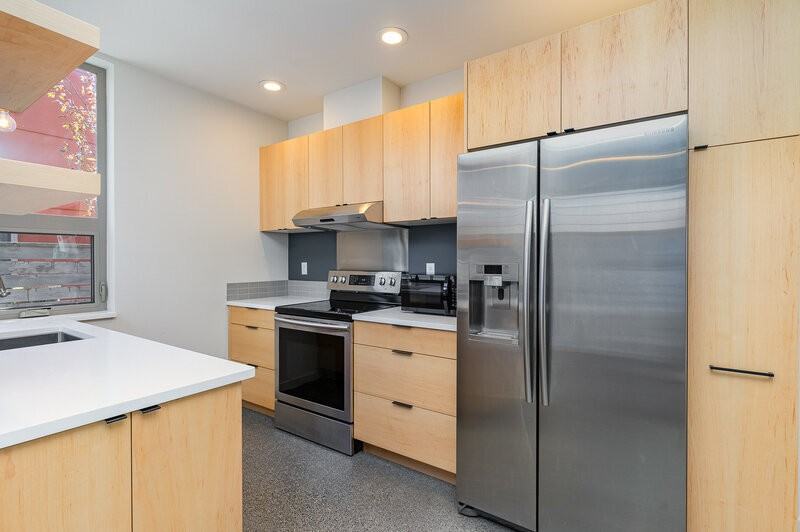 426 26th Ave S #A - Photo 5 of 18
