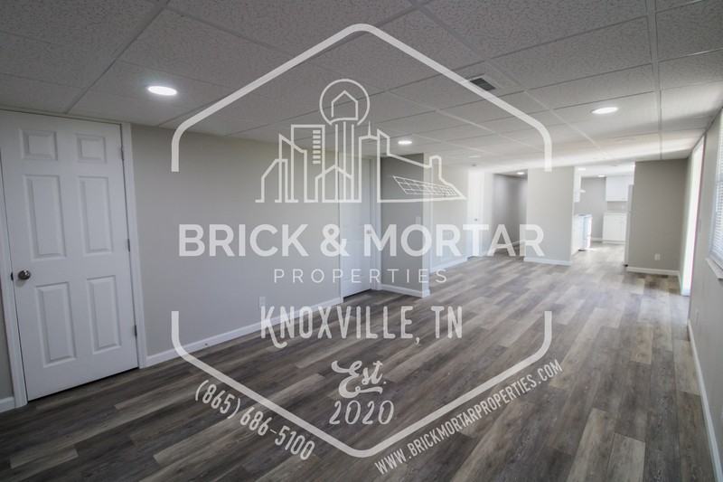 1731 Lively Rd - Photo 7 of 33