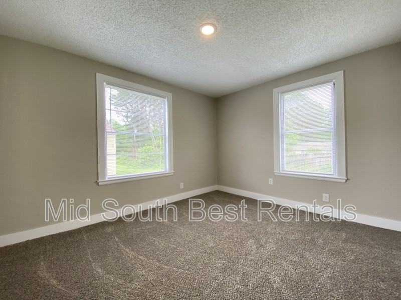 810 Jane Drive - Photo 4 of 10