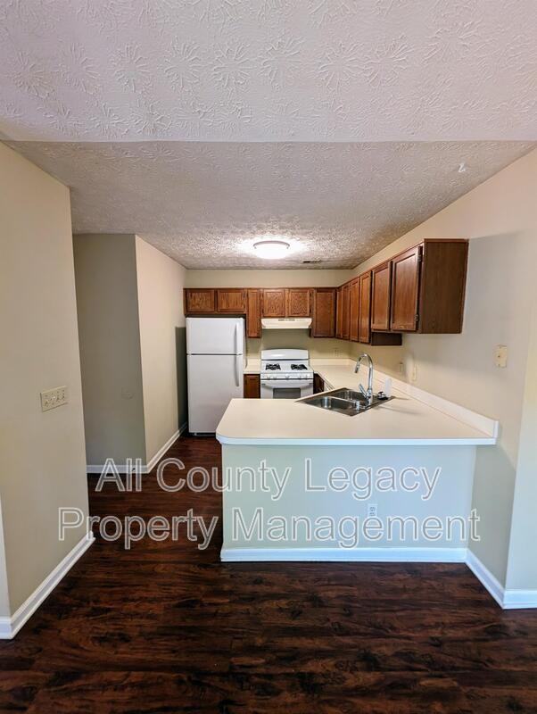 1307 Yorkshire Ln - Photo 4 of 10