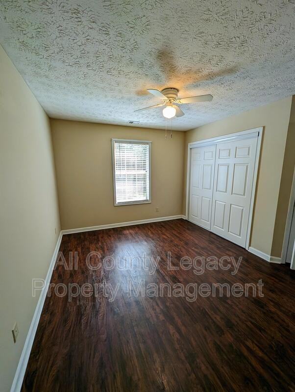 1307 Yorkshire Ln - Photo 6 of 10