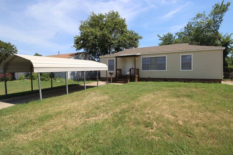 1327 N Norwood Ave - Photo 2 of 29