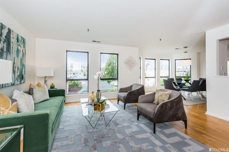 1045 S Van Ness Ave #301 - Photo 2 of 34