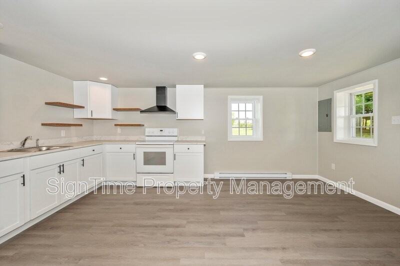 15149 Bloyers Ave - Photo 2 of 24