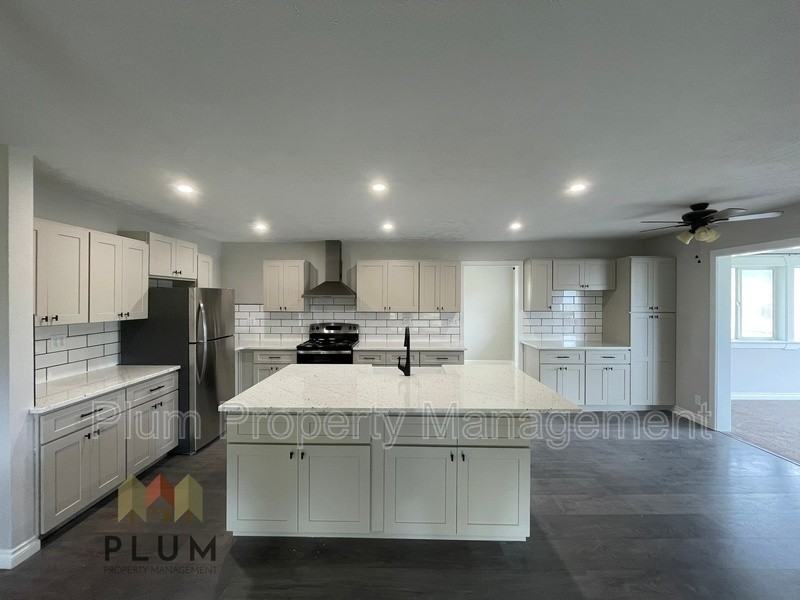 20000 Kings Rd - Photo 2 of 24