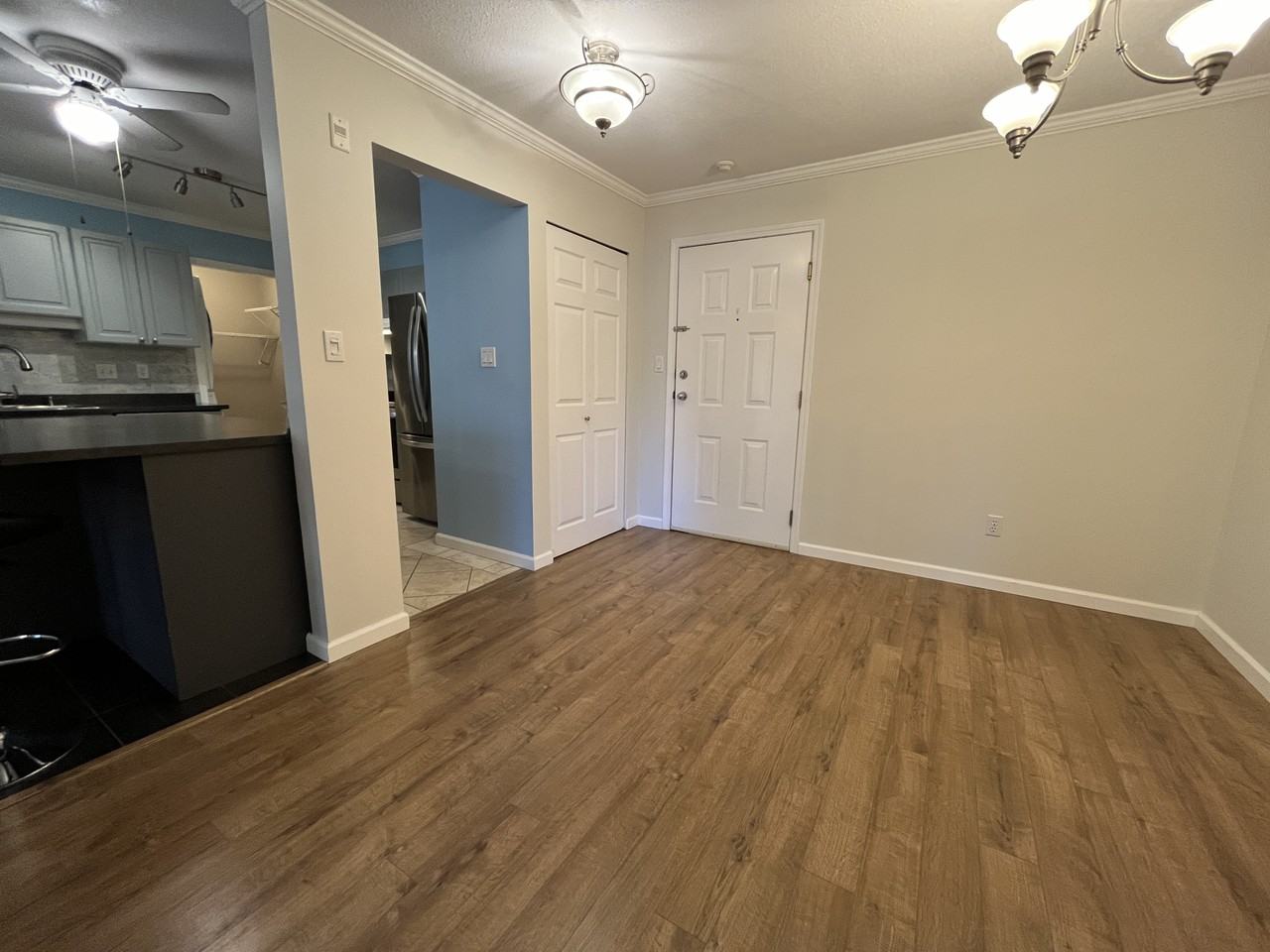 2526 Lakeview Crescent #304 - Photo 2 of 22