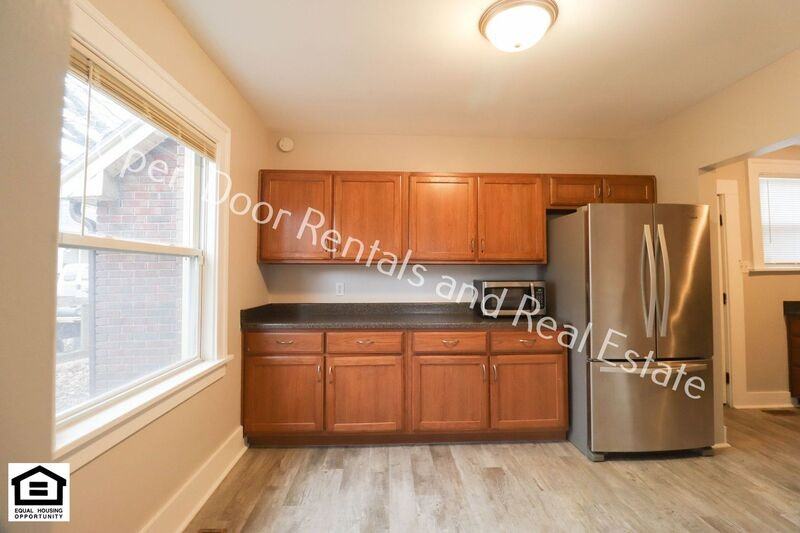 1420 Garfield St - Photo 3 of 17