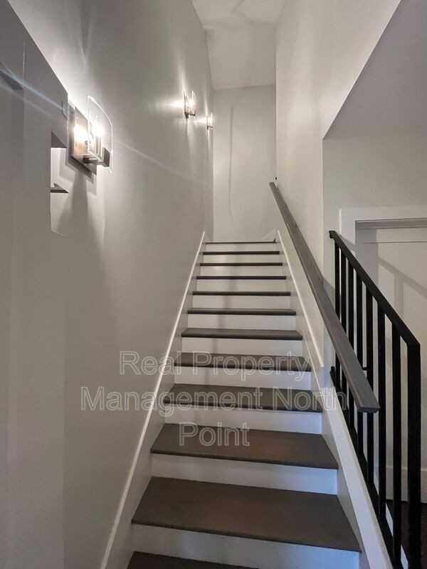 111 Birch St - Photo 5 of 50