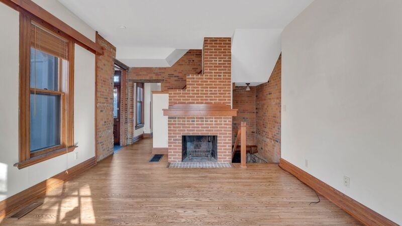 129 E Sycamore St #131 - Photo 3 of 14