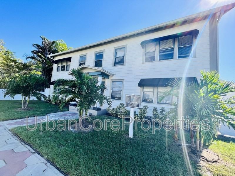 236 10th Ave Ne #10 - Photo 2 of 13