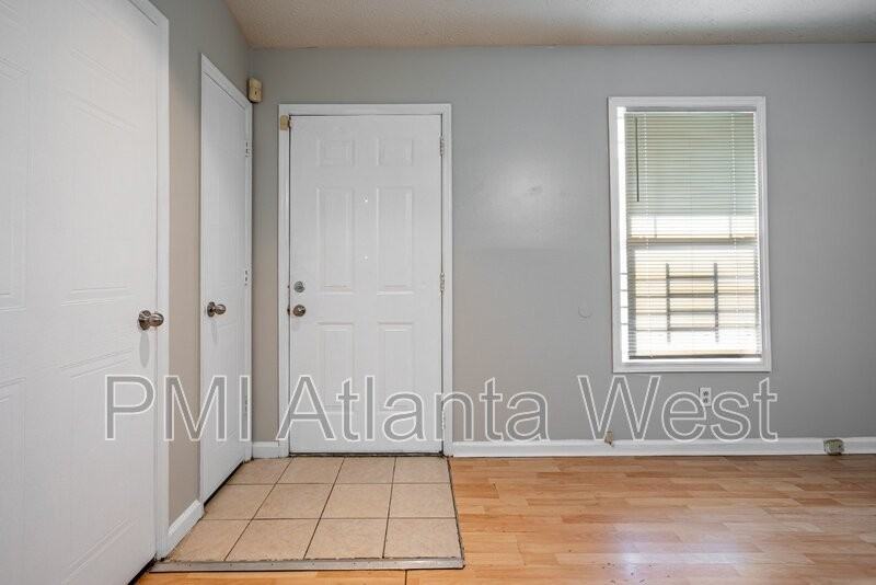 5745 Williamsburg Trce - Photo 6 of 24