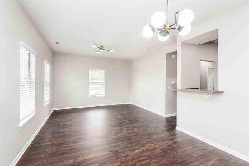 1605 Tennessee St - Photo 4 of 19