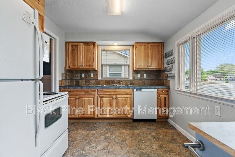 4820 West Franklin Road - Photo 6 of 29