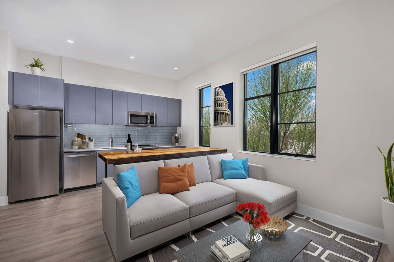 Arcade Sunshine - Photo 5 of 50