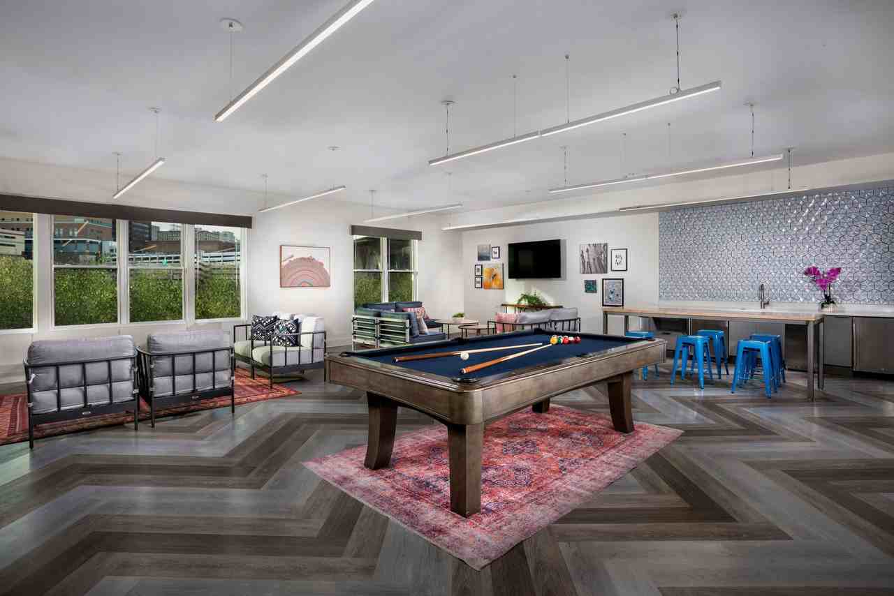 The Oliver - Photo 2 of 32