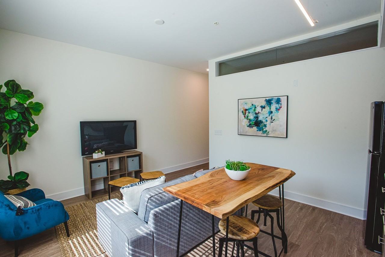 The Oliver - Photo 6 of 32