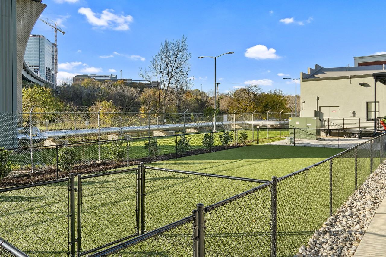 The Oliver - Photo 7 of 32