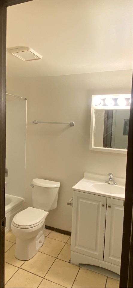 FOREST VIEW MANOR - Photo 3 of 39