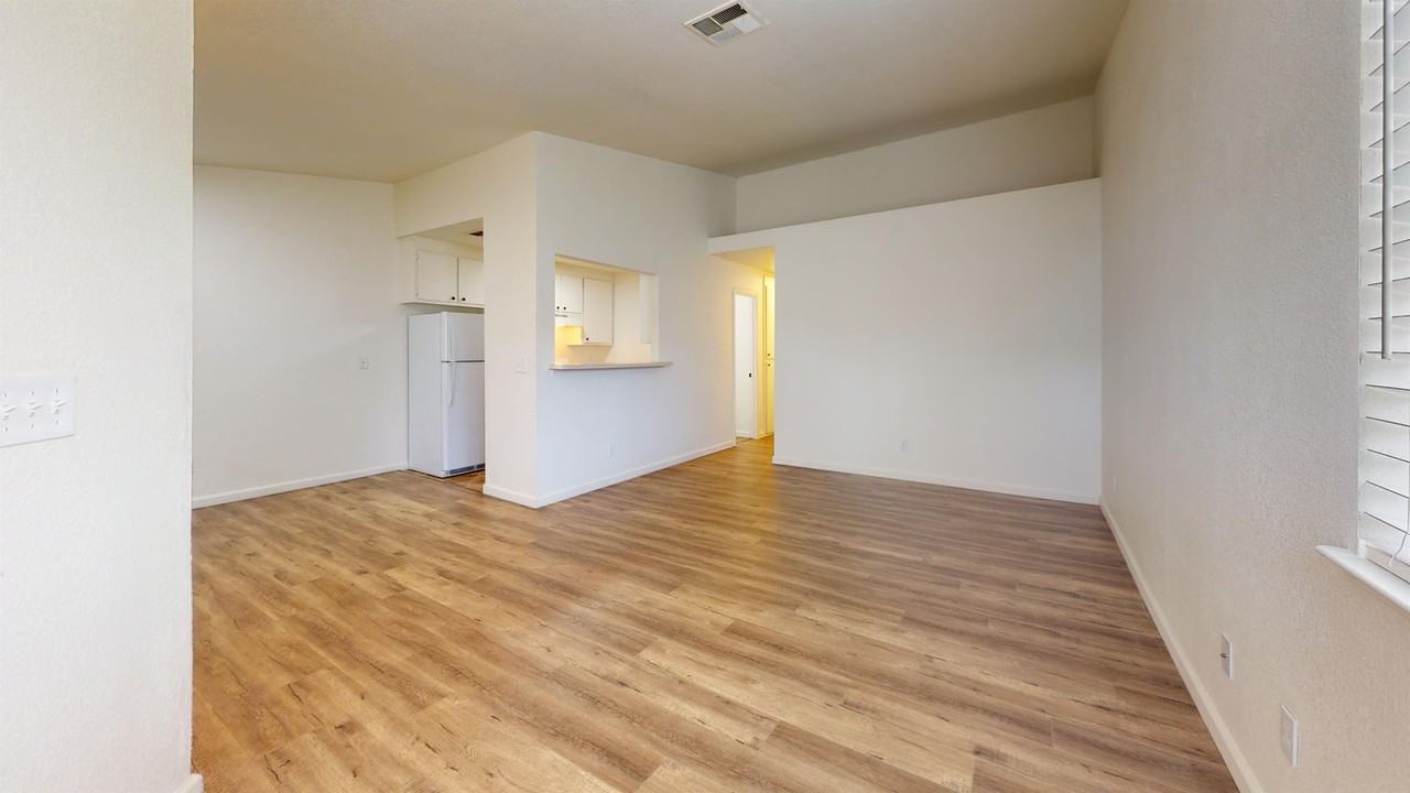 CA-0339 {1485 & 1487 Bradford Way} - Photo 2 of 19