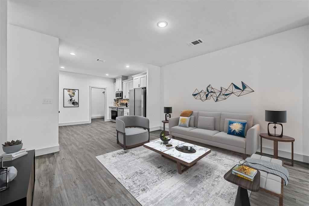 913 West 12th Street - Photo 3 of 29