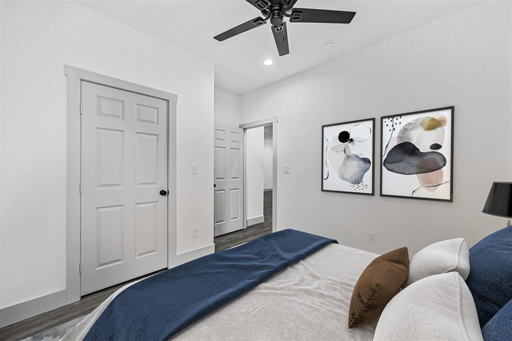 913 West 12th Street - Photo 6 of 29