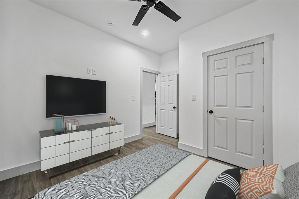 913 West 12th Street - Photo 7 of 29