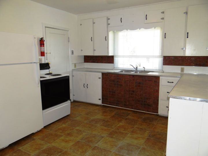 1117 N 24th St - Photo 4 of 7