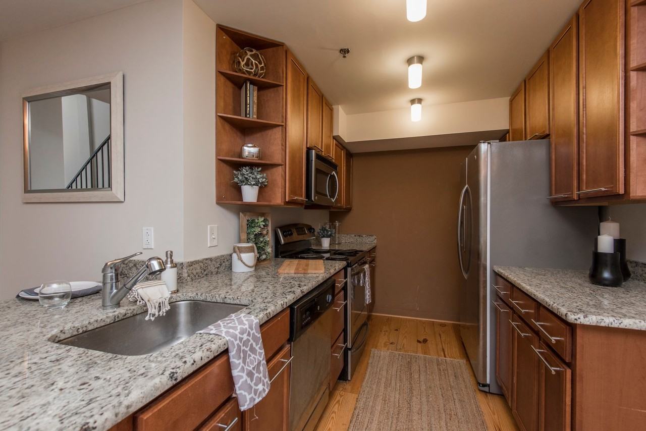 1200 Walnut St - Photo 6 of 41