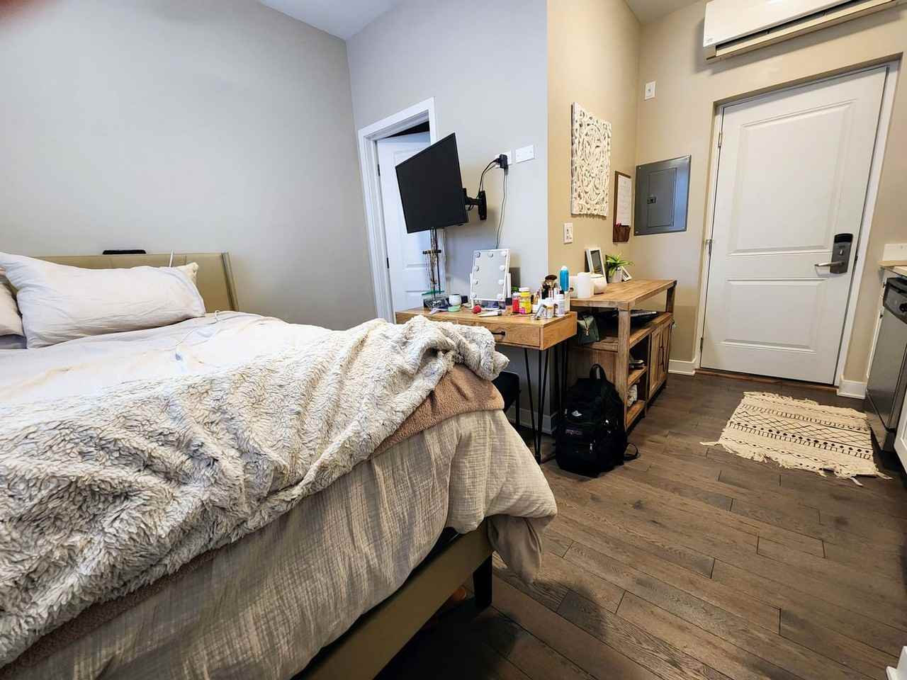 1409 W Diversey Pkwy #102 - Photo 3 of 22