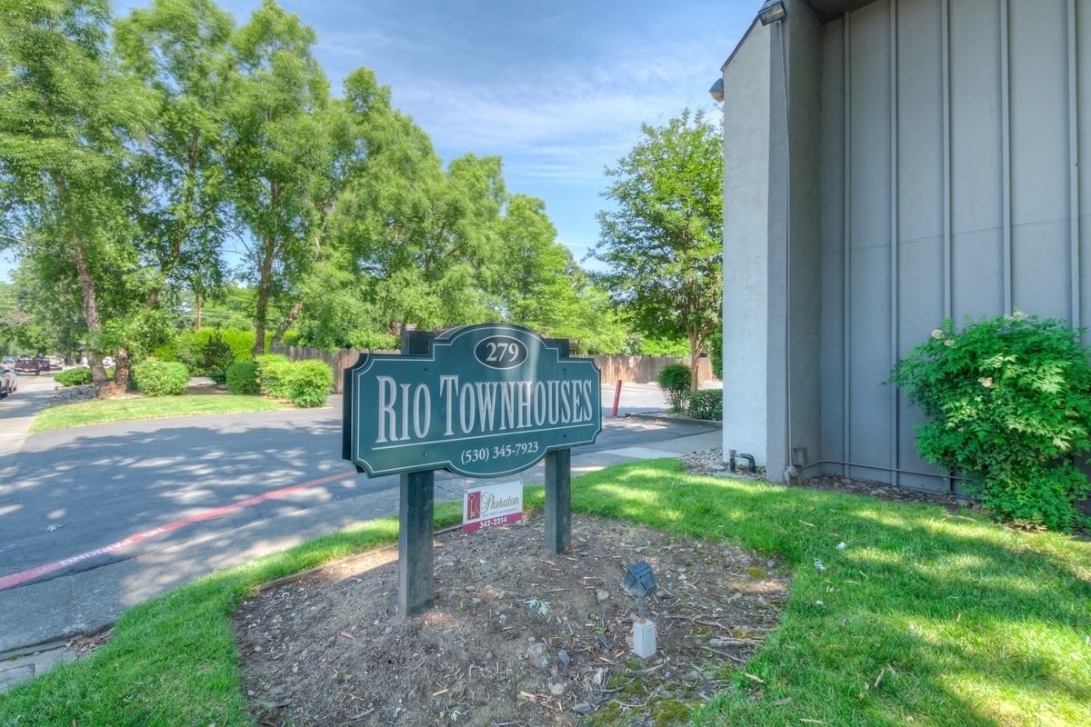 Rio Townhouses - Photo 3 of 15