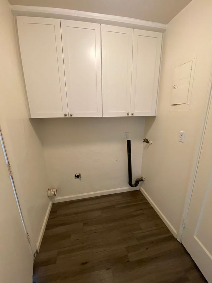 2005 W Capitol Ave - Photo 2 of 12