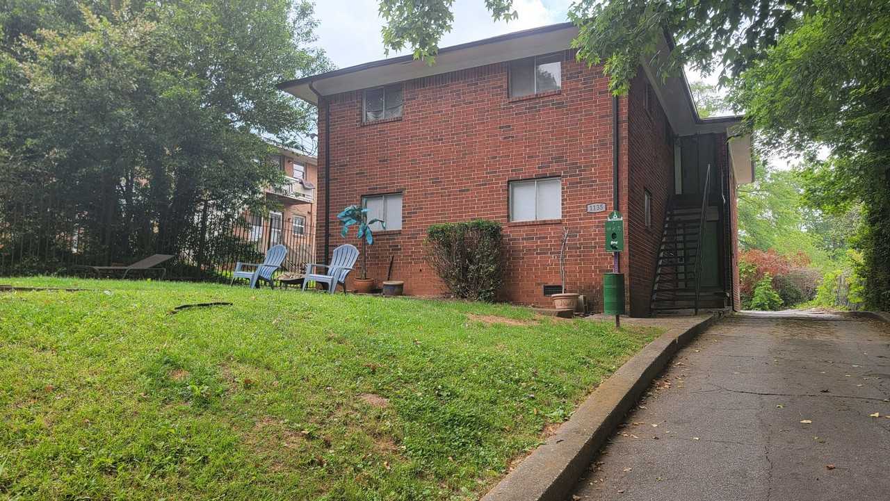 1135 1135 Sells Ave SW - Sells Ave #4 - Photo 2 of 28