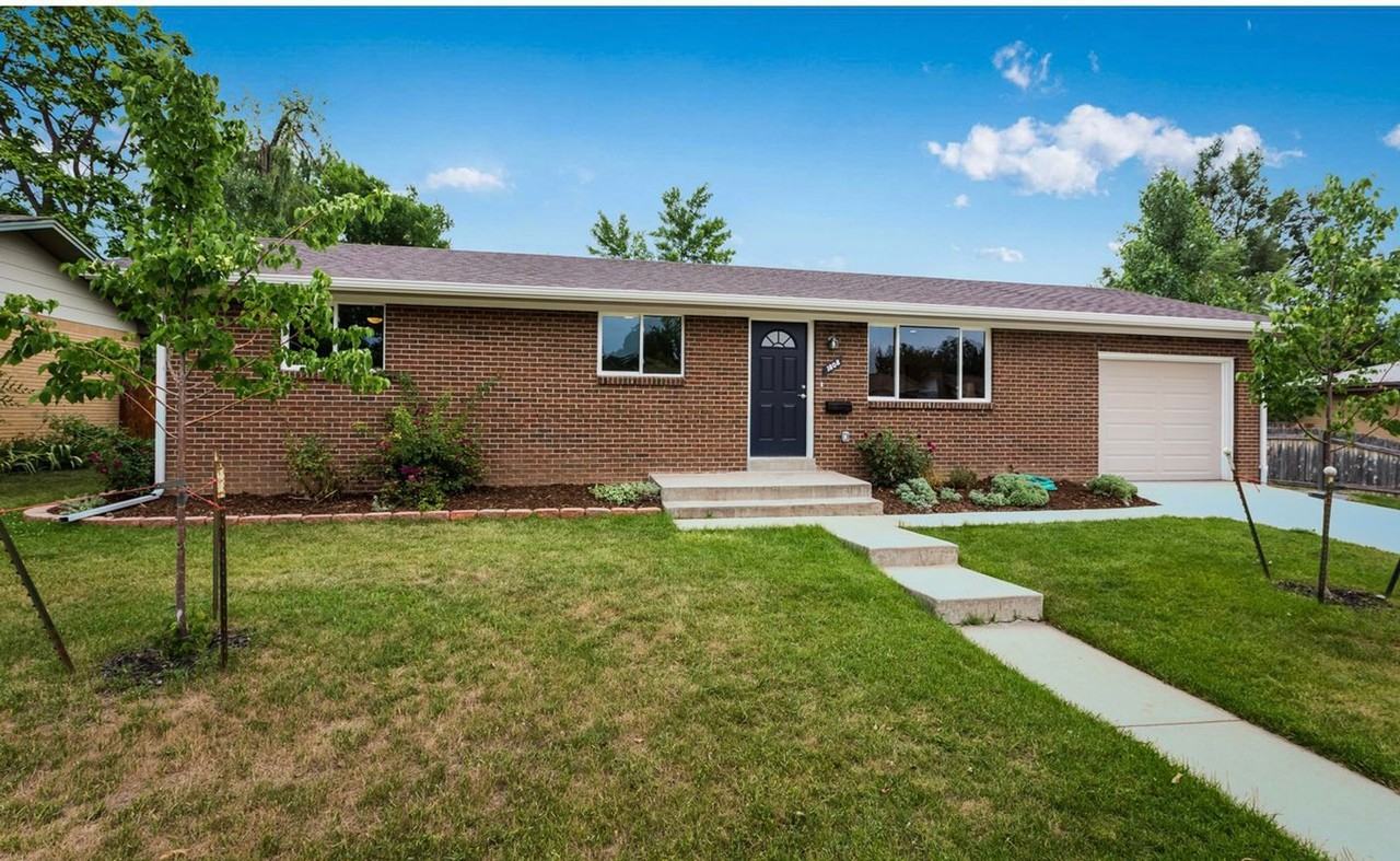 1808 Queens Dr - Photo 2 of 20