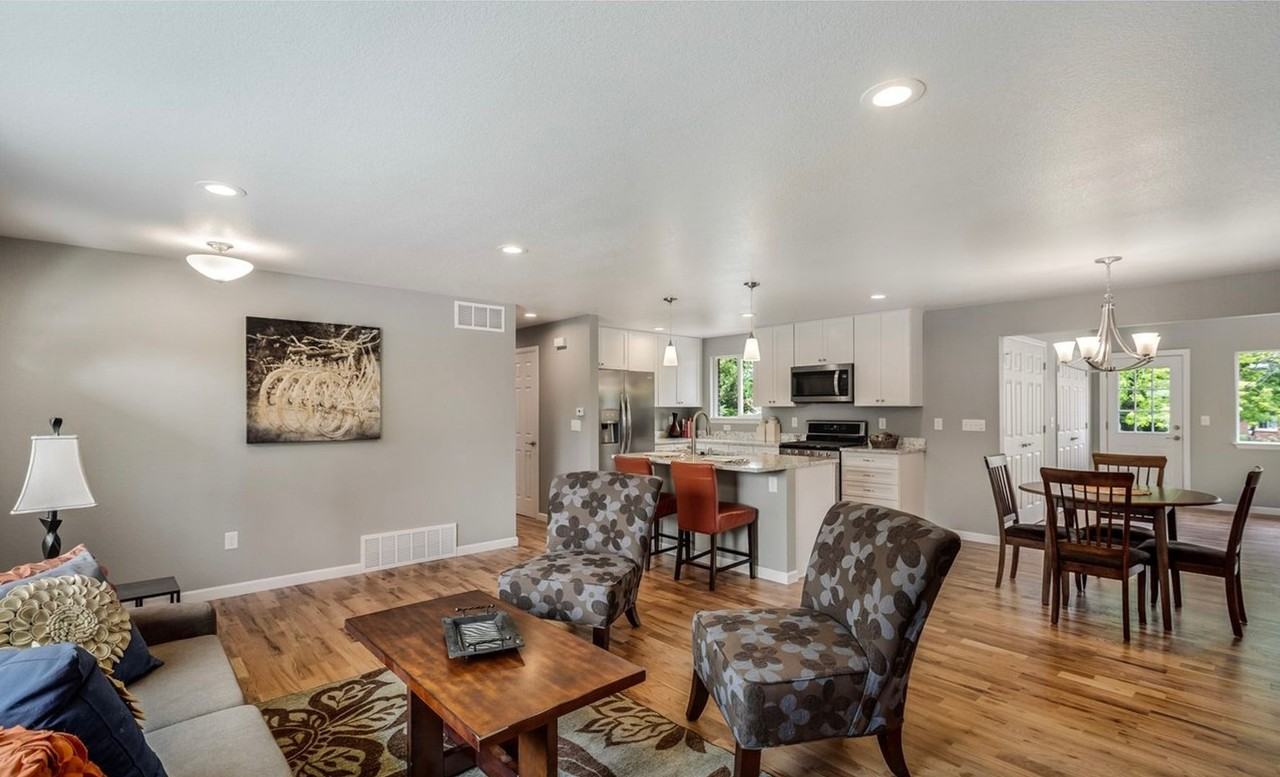 1808 Queens Dr - Photo 3 of 20