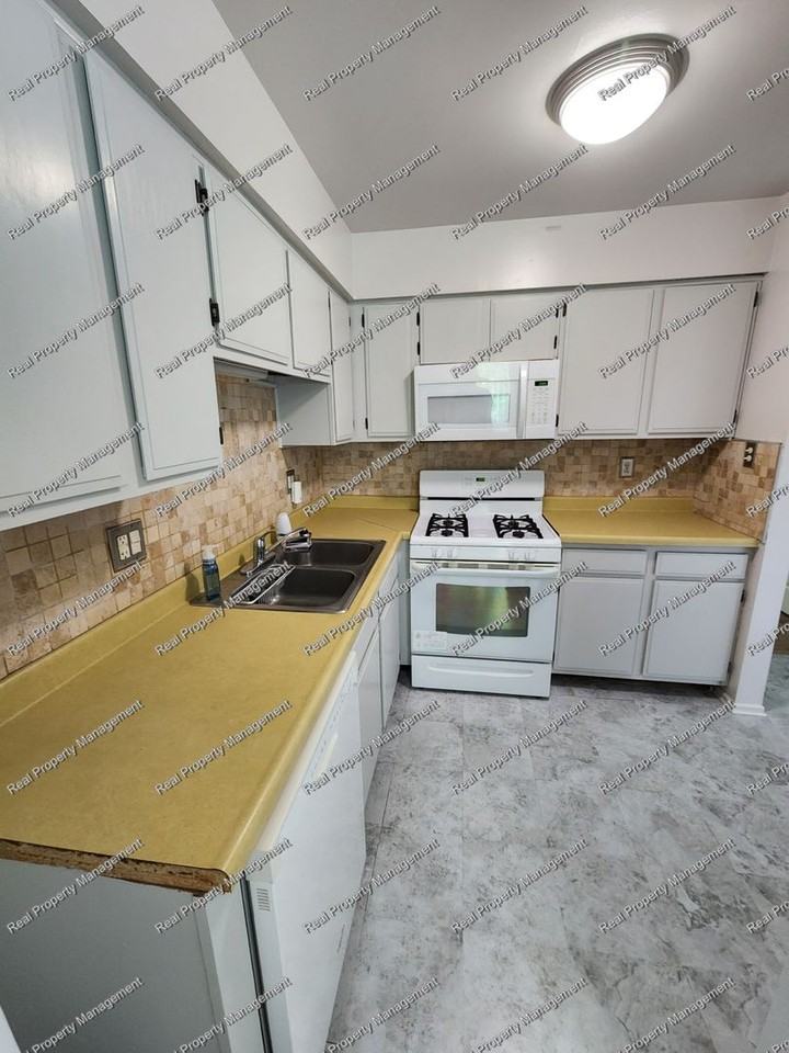 4975 W 82nd Ct - Photo 5 of 13