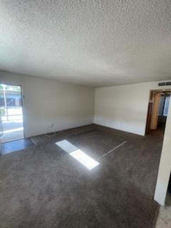 2400 Bay St - Photo 3 of 9