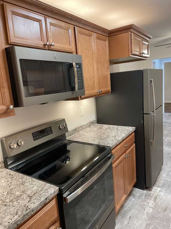 54 - Maple Ct - Photo 3 of 12