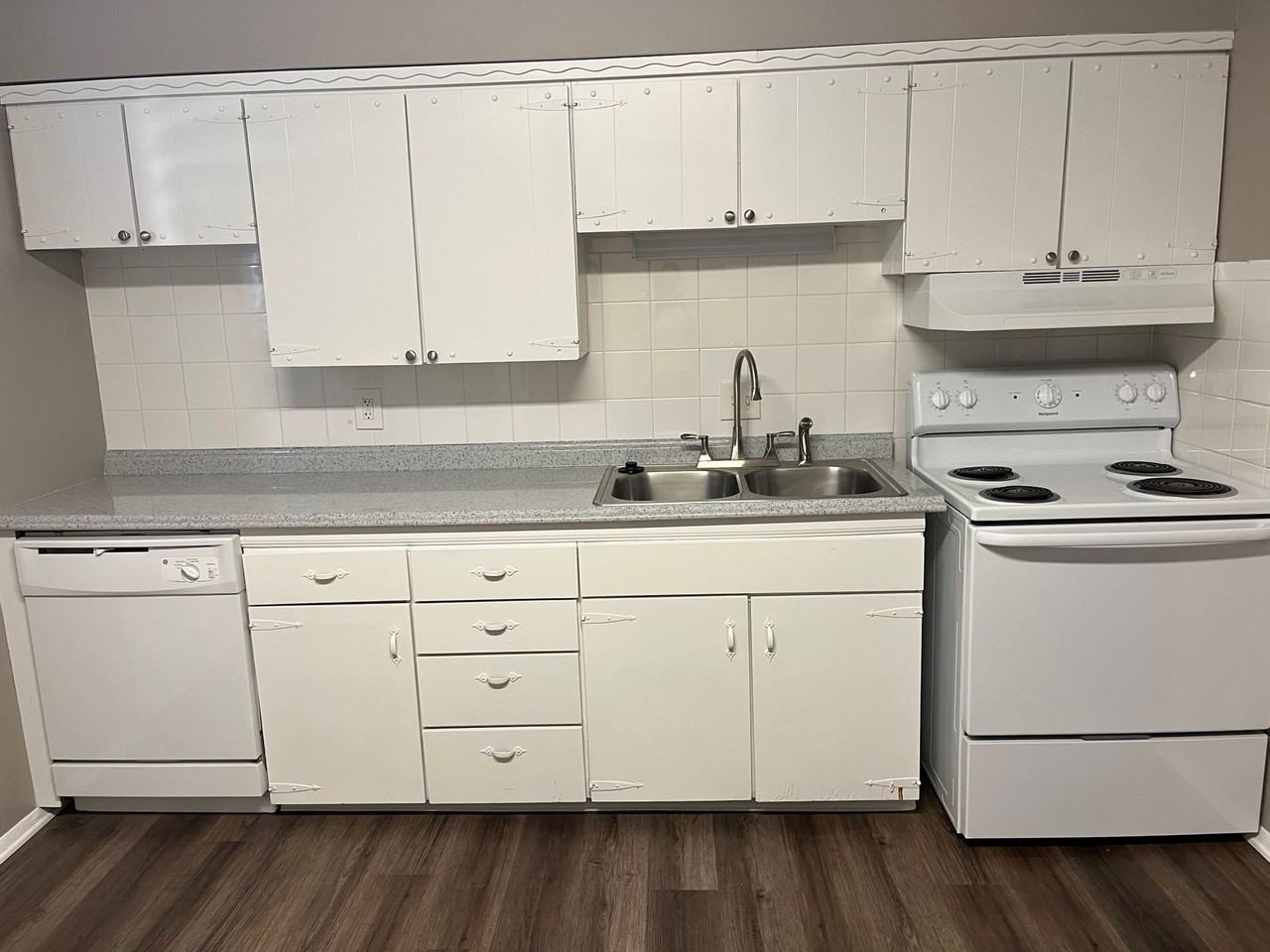 8355 W 9th Ave - Photo 4 of 11