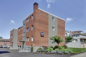 featured image of 21 Clinton Ave