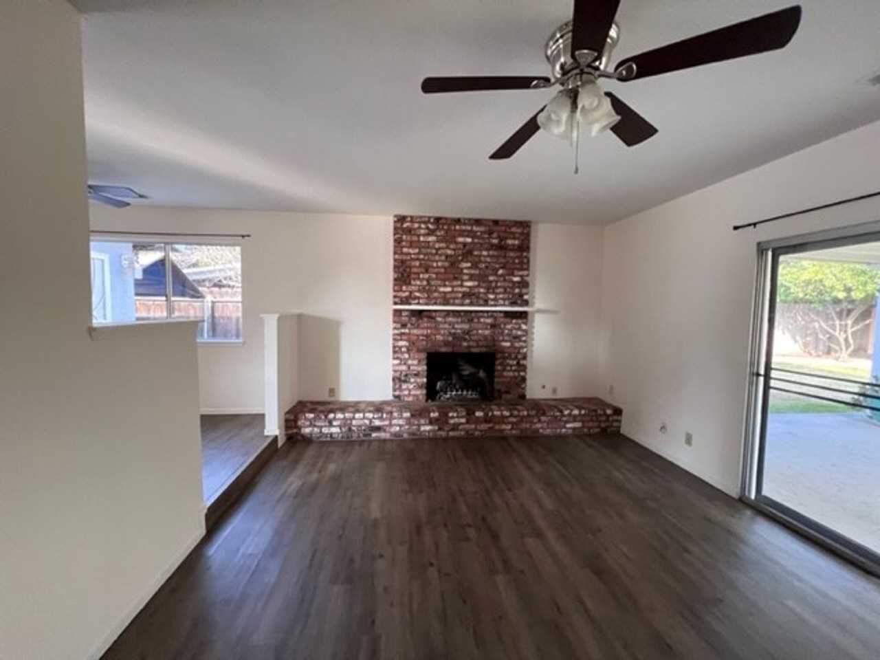 1622 S Bradley St - Photo 4 of 21