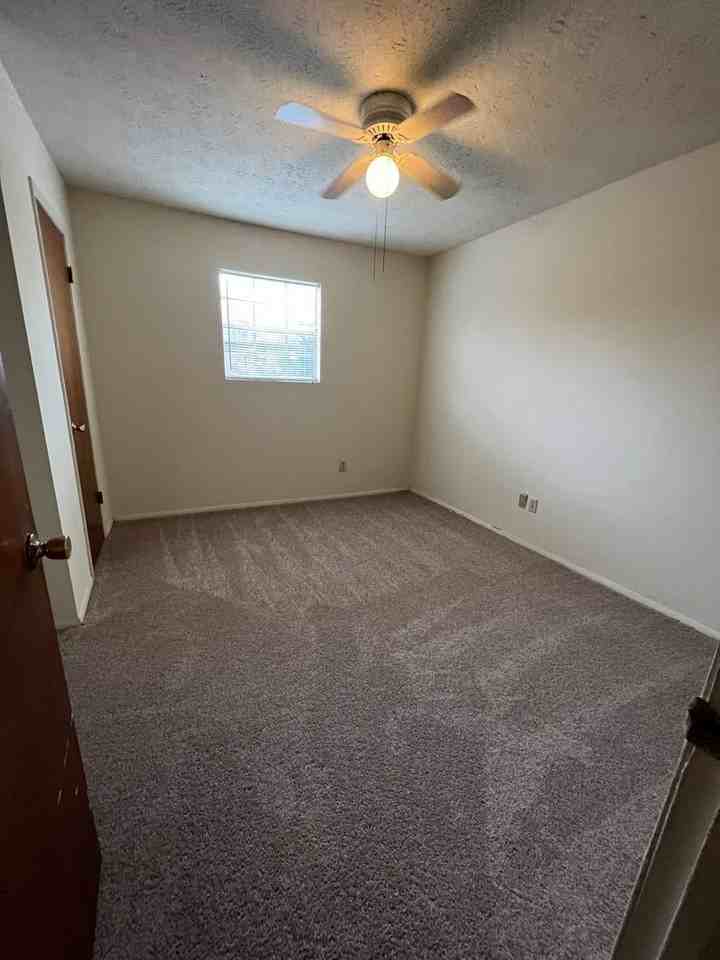 Kingsport Apartments - Photo 5 of 9
