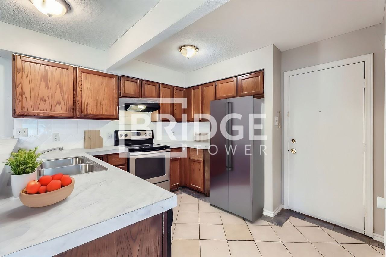7404 Rutgers Cir - Photo 3 of 9