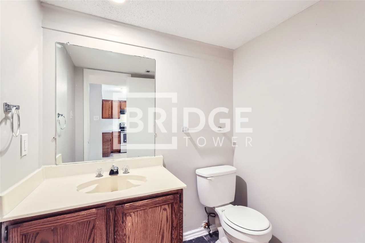 7404 Rutgers Cir - Photo 7 of 9