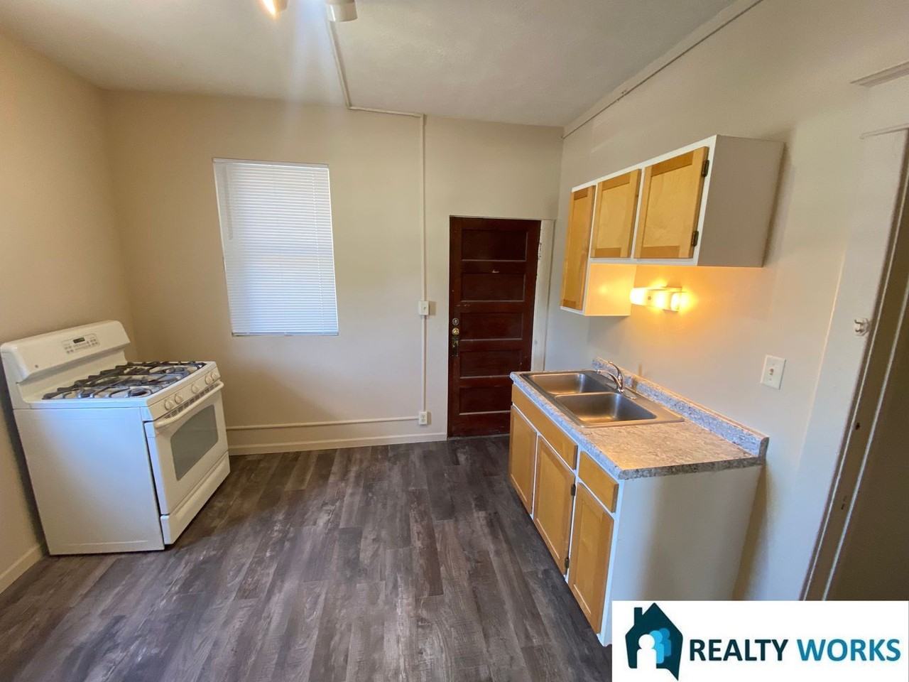 127 S 18th - Photo 2 of 11