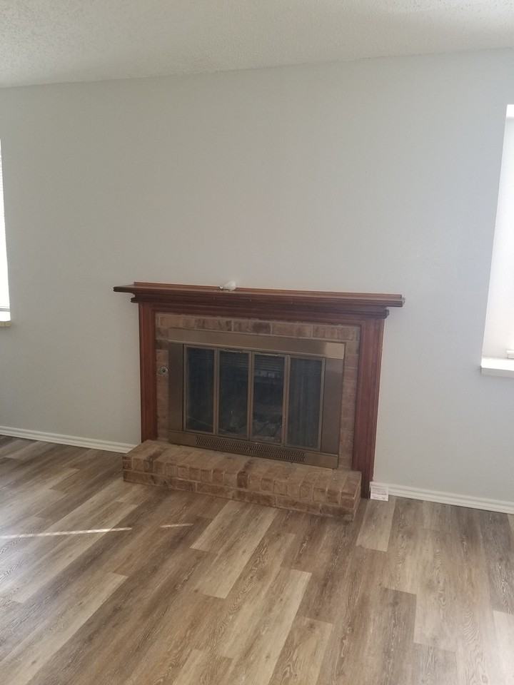 9609 Elmwood Ave Unit B - Photo 3 of 10