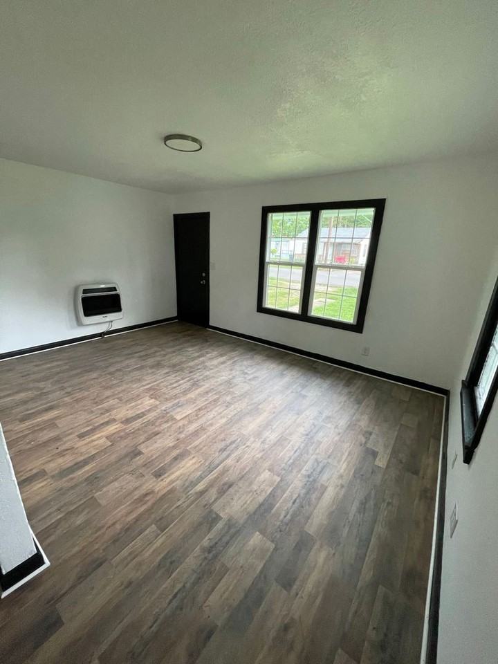 715 4th Ave Se - Photo 3 of 19