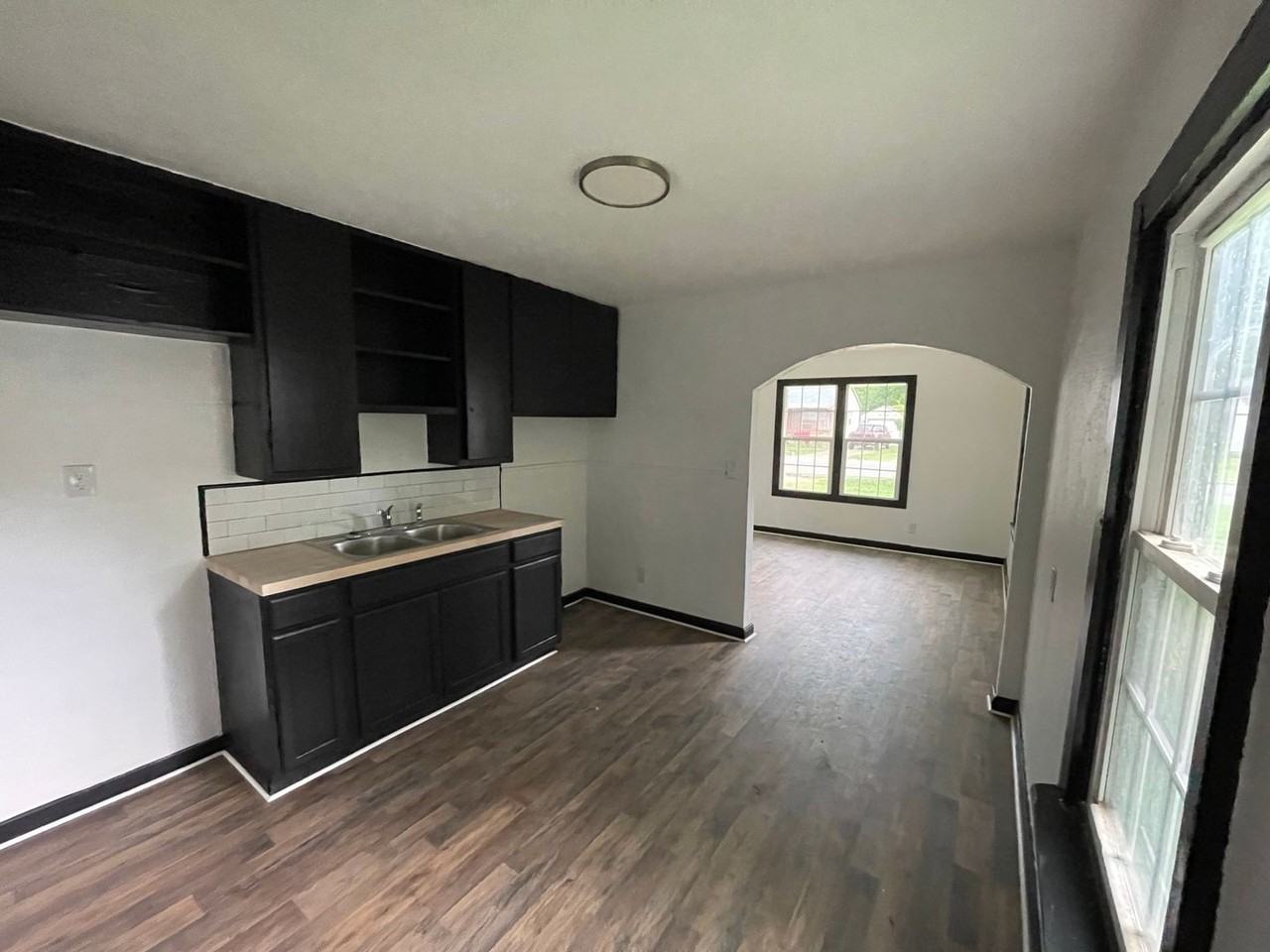 715 4th Ave Se - Photo 4 of 19