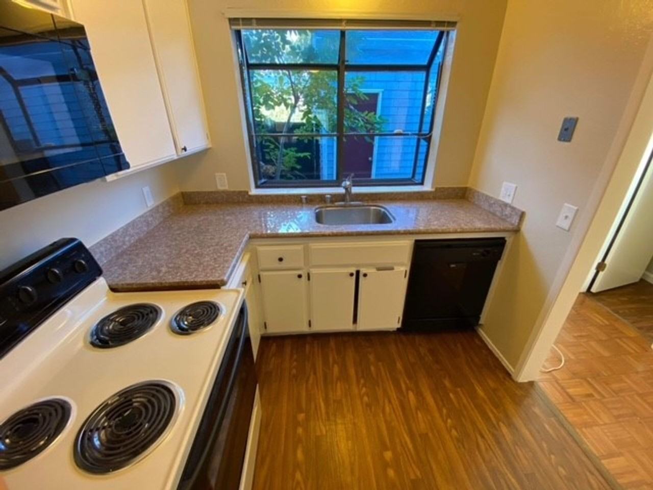 412 Barnegat Ln - Photo 6 of 18