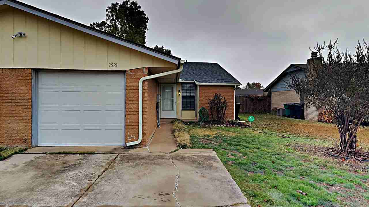7521 Nw 113th Pl - Photo 3 of 16